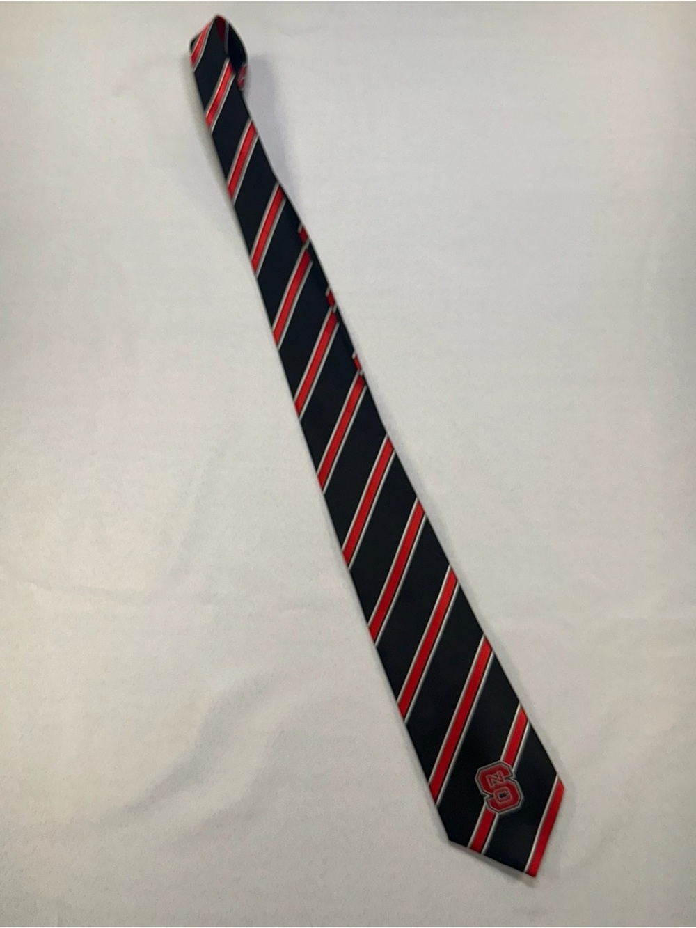 Eagles Wings NC State Wolfpack NCAA Men’sStriped Red Black Logo Tie - Picture 2 of 5
